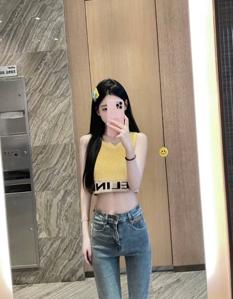 妻子在厨房被三个男人欺负的后果,不卡在线播放